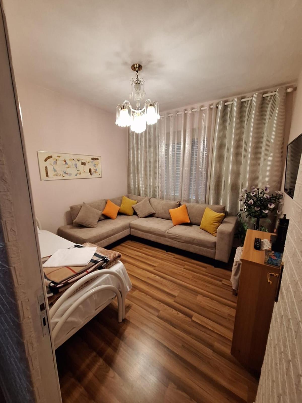 Ferienwohnung Cozyflat In The Middle Of Tirana Exterior foto